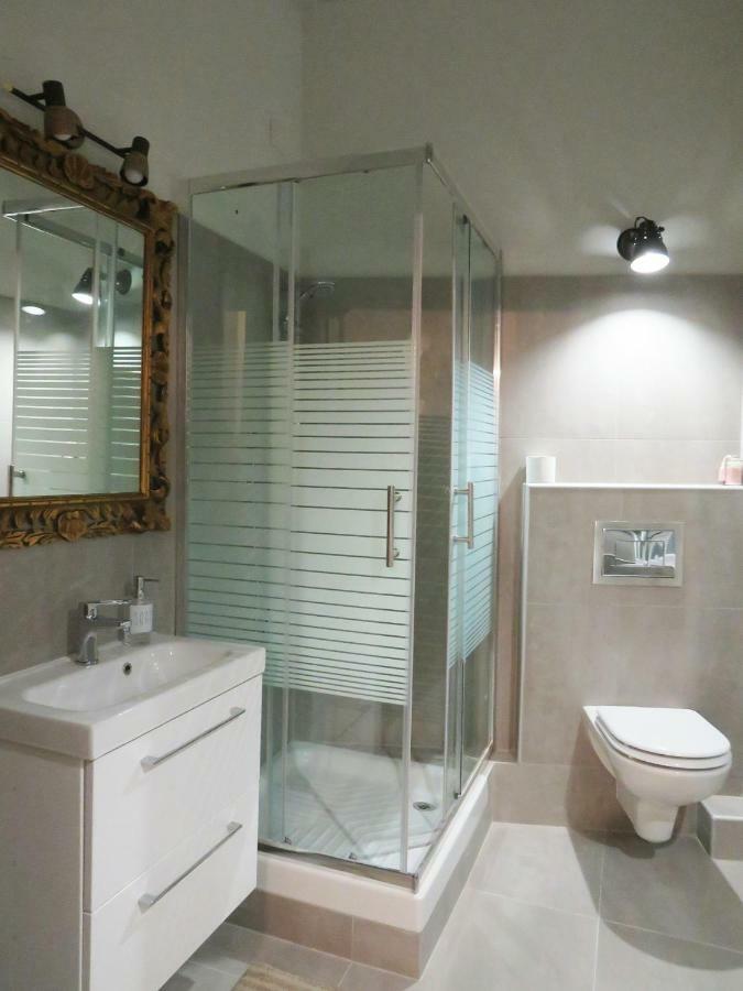 Central Chic Apartment Janov Exteriér fotografie